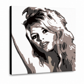 Ručno oslikana POP Art slika Brigitte Bardot, 1 komad, šipka – 3D vizualizacija ručno oslikanog platna na bijeloj pozadini. Dominantne boje: crna, smeđa, bež.