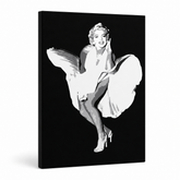 Ručno oslikana POP Art slika Marilyn Monroe 1 komad mon6 – 3D vizualizacija ručno oslikanog platna na bijeloj pozadini. Dominantne boje: crna, bijela, siva.