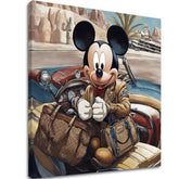 Vintage slika na platnu s motivom Mickey Mouse na Dovolenke, pejzaž u plavo-crvenih nijansama, avantura i nostalgija, pogodan za dječije sobe – glavna