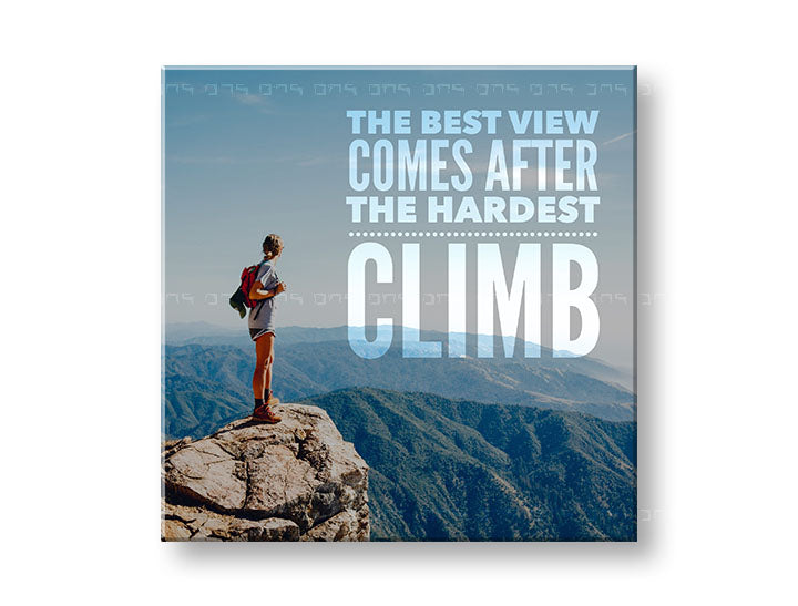 Moderan slika na platnu s motivom The best view comes, nebo, pejzaž, motivacioni citat u bijelo-plavih nijansama, ohrabrujuća atmosfera, pogodan za kancelarije – glavna