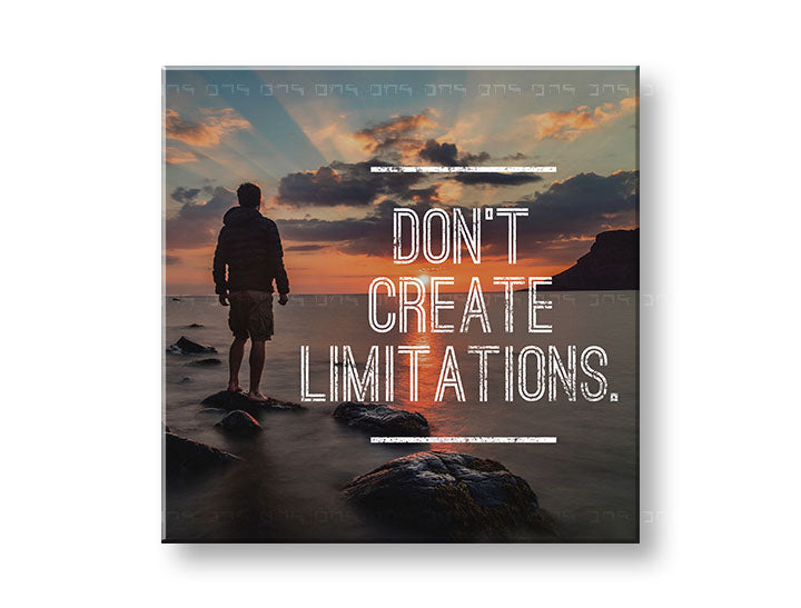 U boho stilu slika na platnu s motivom Don´t create limitations, okean, zalazak sunca, more i plaža, motivacioni citat u bijelih nijansama, pogodan za kancelarije – glavna