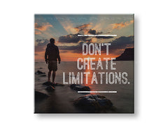 U boho stilu slika na platnu s motivom Don´t create limitations, okean, zalazak sunca, more i plaža, motivacioni citat u bijelih nijansama, pogodan za kancelarije – glavna