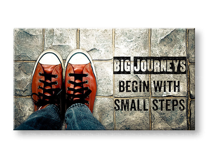 Moderan slika na platnu s motivom Big journeys begin, motivacioni citat, sportski motiv u bijelo-sivih nijansama, pogodan za kancelarije | Motivacioni slika za zid Big journeys begin – glavna