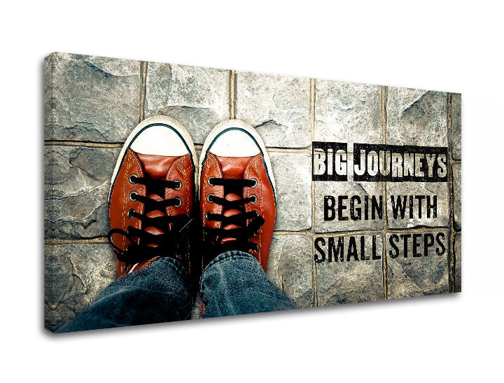 Moderan slika na platnu s motivom Big journeys begin, motivacioni citat, sportski motiv u bijelo-sivih nijansama, pogodan za kancelarije | Motivacioni slika za zid Big journeys begin – proizvod