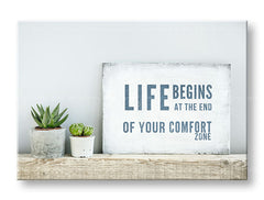 Moderan slika na platnu s motivom Life begins, motivacioni citat, priroda u zelenih nijansama, inspirativna atmosfera, pogodan za kancelarije | Motivacioni slika za zid Life begins – proizvod