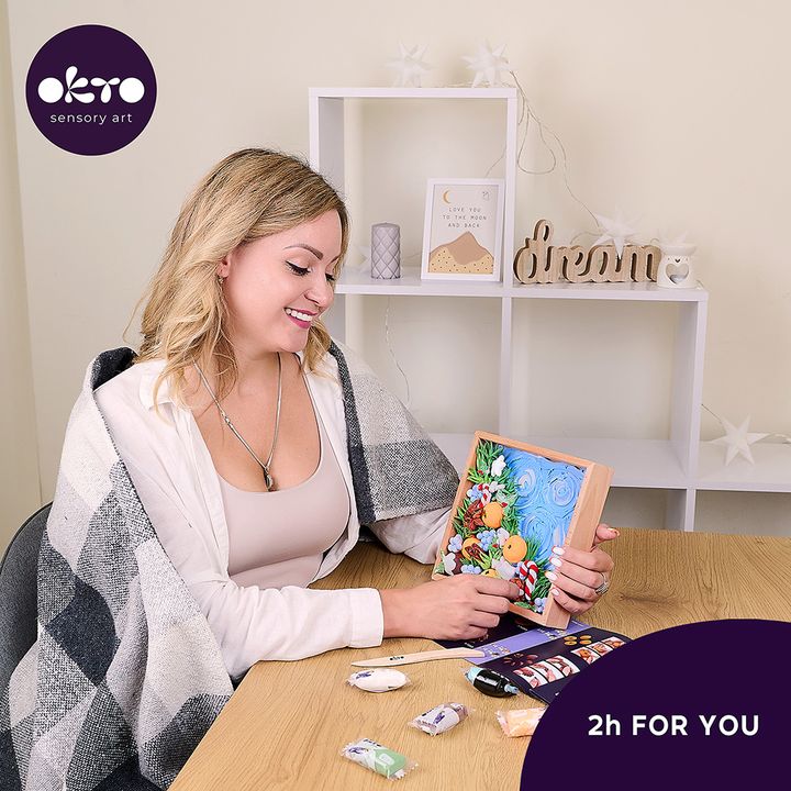 Moderan slika na platnu u ljubičasto-zelenih nijansama, svečana atmosfera, priroda | OKTO za modeliranje set v drvenom ramu 21 x 21 cm Radosť – proizvod, pogled 5