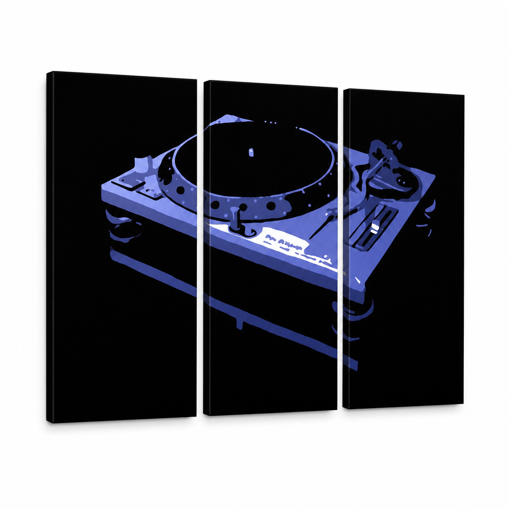 Ručno oslikana POP Art slika DJ od 3 dijela dj6 – 3D vizualizacija ručno oslikanog platna na bijeloj pozadini. Dominantne boje: crna, plava, bijela.