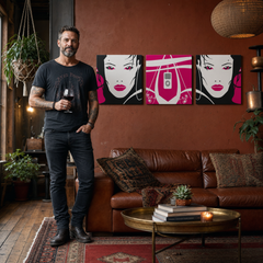 Ručno oslikana POP Art slika I-GIRL 3 dijela pw – slika u modernom muškom enterijeru, lifestyle vizualizacija. Dominantne boje: roza, crna, bijela, siva.