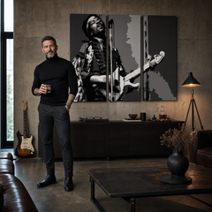 Ručno oslikana POP Art slika Jimmy Hendrix 3 dijela jh – slika u modernom muškom enterijeru, lifestyle vizualizacija. Dominantne boje: crna, bijela, siva.