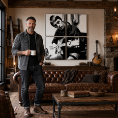 Ručno oslikana POP Art slika Paul Weller, 4 dijela – slika u modernom muškom enterijeru, lifestyle vizualizacija. Dominantne boje: crna, bijela, siva.