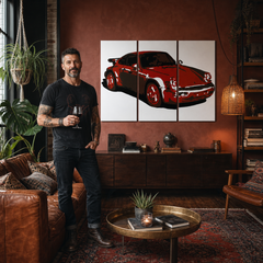 Ručno oslikana POP Art slika PORSCHE 911, 3 dijela, por2 – slika u modernom muškom enterijeru, lifestyle vizualizacija. Dominantne boje: crvena, crna, bijela.