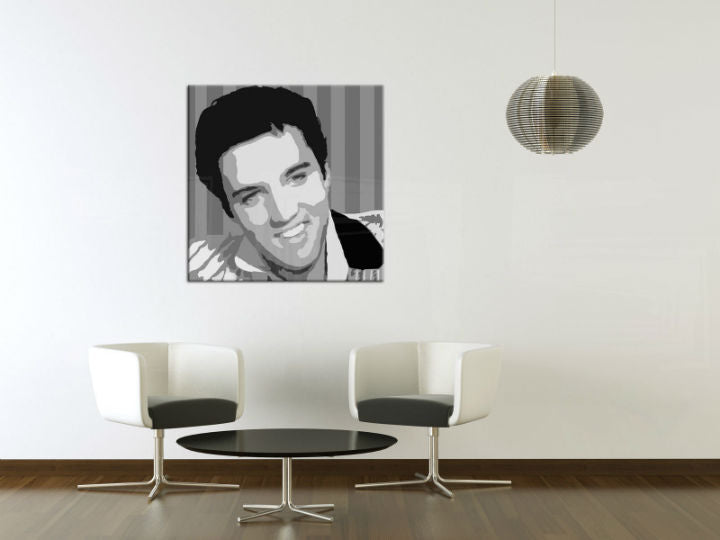 Pop art slika na platnu s motivom Elvis Presley, priroda u bijelo-sivih nijansama okačena u enterijeru dnevnog boravka, rock and roll i slava | Ručno slikan POP Art slika Elvis Presley – enterijer