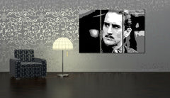 Pop art slika na platnu s motivom Godfather Rober De Niro u bijelo-sivih nijansama okačena u enterijeru radne sobe, intenzivna atmosfera, filmski svijet i gradski život – enterijer