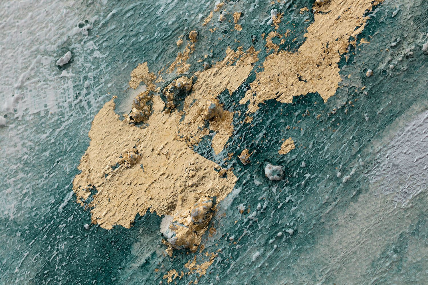 Ručno slikan slika na platnu s motivom pejzaž, mapa, priroda u bijelo-plavih nijansama, mirna atmosfera, priroda i rast i razvoj, pogodan za dnevnog boravka – proizvod, pogled 2