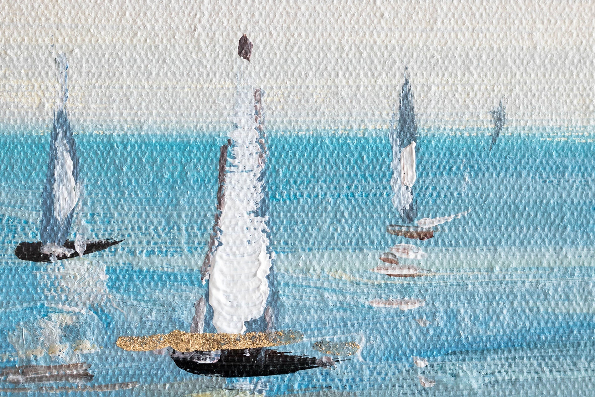 Ugaoni prikaz ručno slikane slike Brodovi 70x70 cm, ističući dubinu i dimenzionalnost djela. Kombinacija plavih, sivih i bijelih nijansi.
