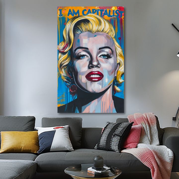Moderan slika na platnu s motivom Marilyn Monroe - Kapitalistický šarm u zlatno-crvenih nijansama, odvažna atmosfera, slava | Slika Marilyn Monroe - Kapitalistický šarm – proizvod