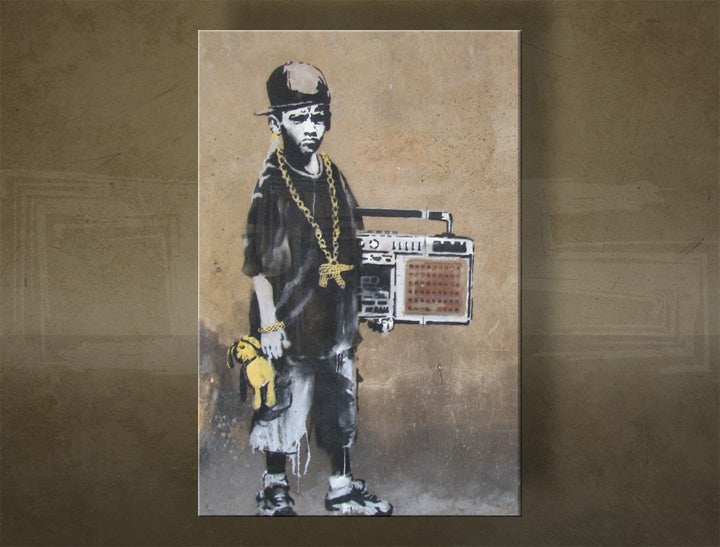 U boho stilu slika na platnu s motivom Street ART – Banksy, more i plaža u ljubičasto-plavih nijansama, gradski život i djetinjstvo, višedijelna izvedba – glavna