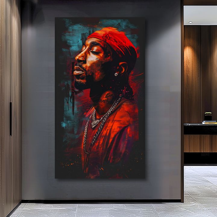 Ručno slikan slika na platnu s motivom Tupac Shakur - Ikona za mikrofónom u crveno-crnih nijansama, intenzivna atmosfera | Slika Tupac Shakur - Ikona za mikrofónom – proizvod