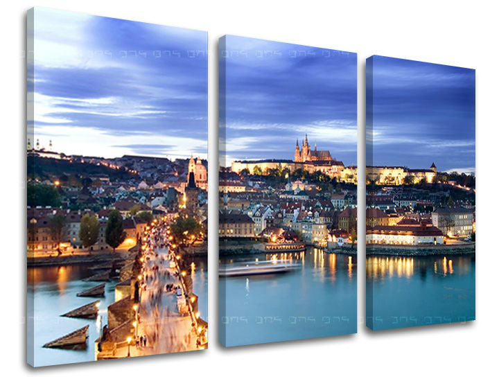 Klasičan slika na platnu s motivom PRAHA, arhitektura, mapa u bijelo-plavih nijansama, romantična atmosfera, gradski život, trodijelna izvedba – glavna