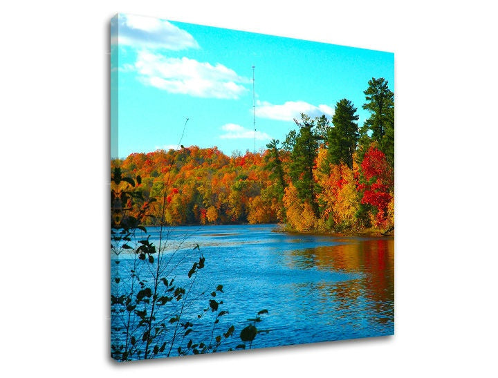 Klasičan slika na platnu s motivom rijeka, šuma, nebo, oblaci, pejzaž u plavo-narandžastih nijansama, mirna atmosfera, priroda, pogodan za dnevnog boravka – glavna