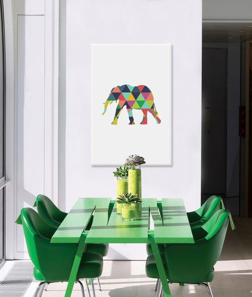 Pop art slika na platnu s motivom Meditative Dimension, slon, dječji motiv, priroda u bijelo-plavih nijansama okačena u enterijeru dječije sobe – enterijer